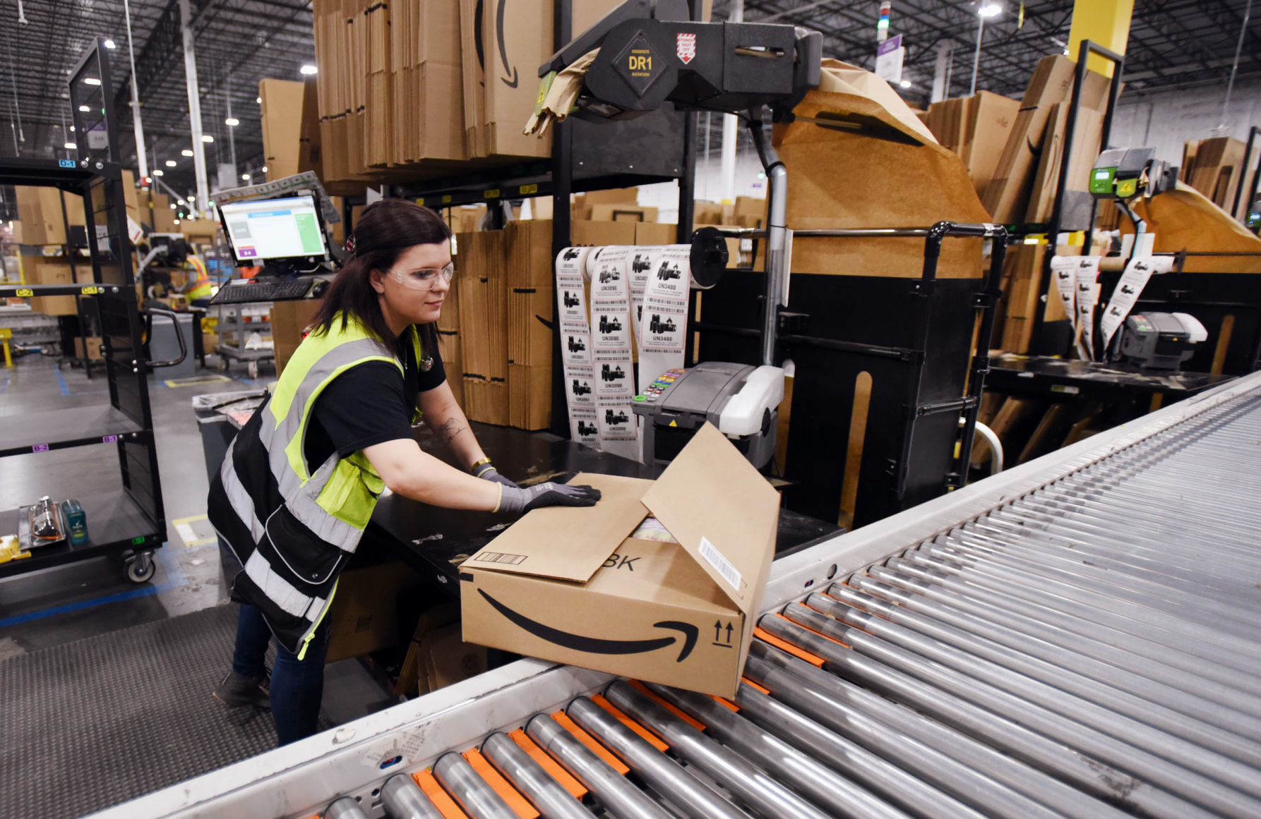 Amazon Fulfillment Center 30